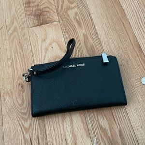 Black Michael Kors Wrist Wallet